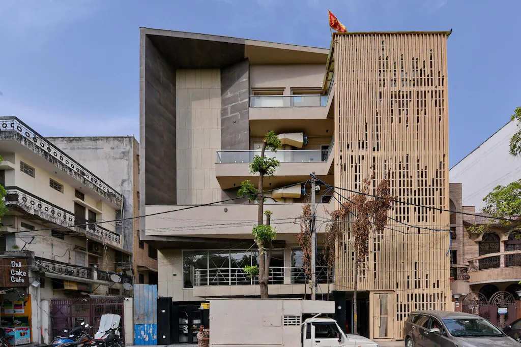 Hotel Leo Saffron